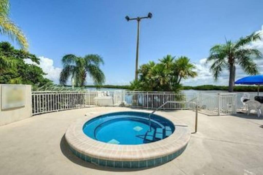 Riverview, Studio 507, Beach Steps Away!+Pool+Wifi Раскин Экстерьер фото